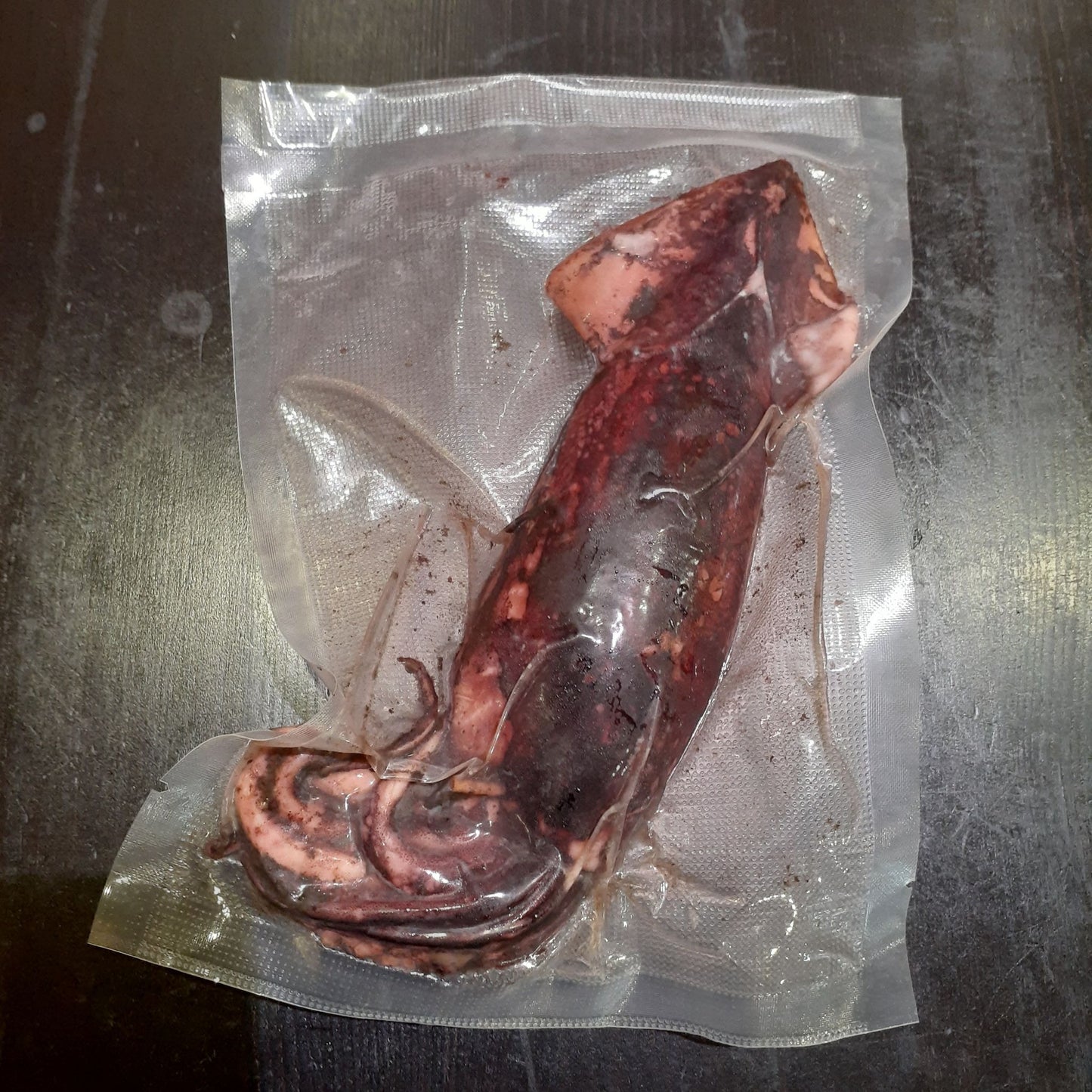 魚屋が作ったもっちりイカ飯　『イカ墨味』